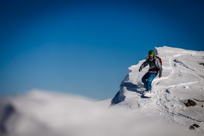 On the edge. Dizin.
Freeride brauciens pa kalna kori Dizin (Irāna) kūrorta apkārtnē