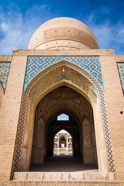 Simetrija. Kashan, Agha Bozorg Mosque.