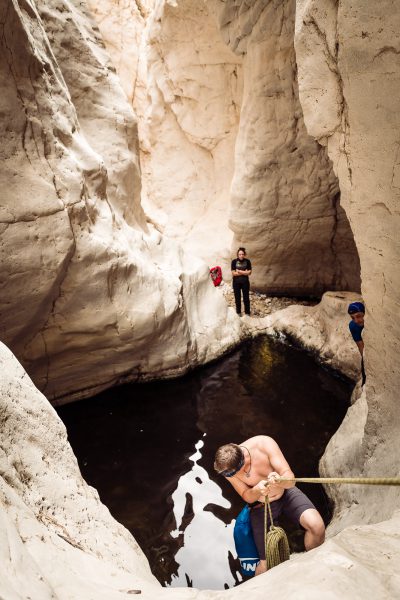 Ūdenī iekšā. Izraēla, Wadi Darga.